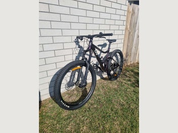 Image 1 of 6