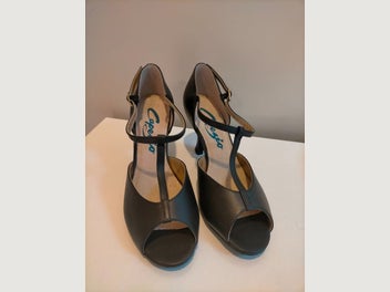 Image 1 of 2