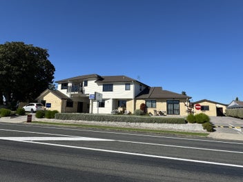 Image 1 of 18