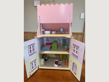Image 1 of 7
