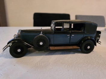 Image 1 of 8