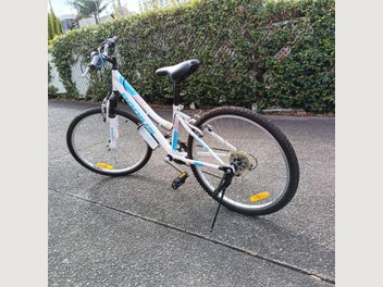 Image 1 of 6