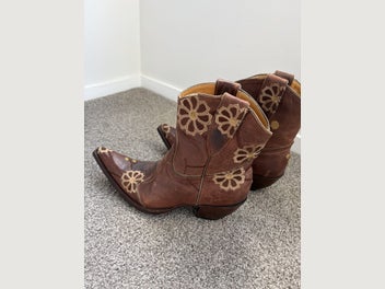 Image 1 of 4