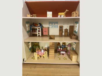 Image 1 of 8