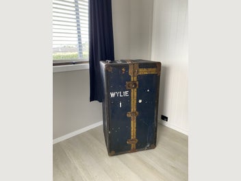 Image 1 of 6