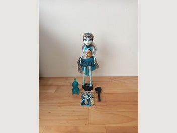 Image 1 of 8