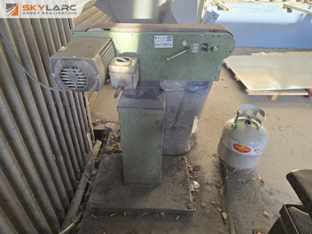 Image 1 of 7