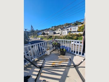 Image 1 of 7