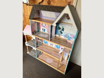 Image 1 of 8