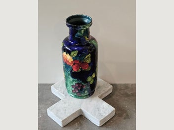 Image 1 of 7