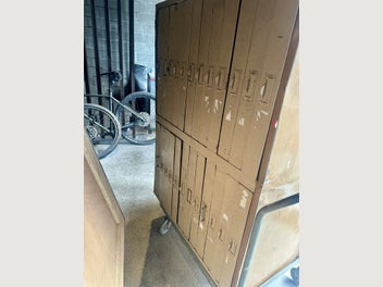 Image 1 of 7