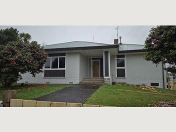 Image 1 of 20