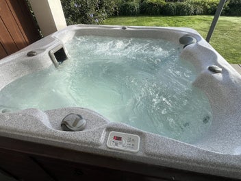 Image 1 of 6