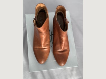 Image 1 of 7