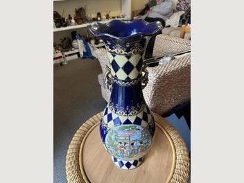 Image 1 of 7