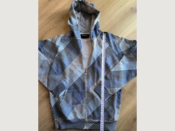 Image 1 of 7