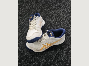 Image 1 of 4