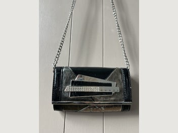 Image 1 of 7
