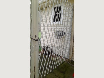 Image 1 of 7