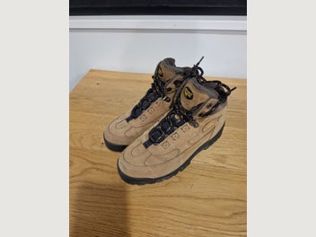 Image 1 of 4