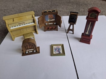 Image 1 of 5