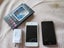 Ipod woodstock speaker with 2 x Apple ipod phones Carousel 9