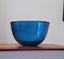 +++ VINTAGE SCANDI " ORREFORS -SWEDEN " BLUE GLASS BOWL +++ Carousel 3