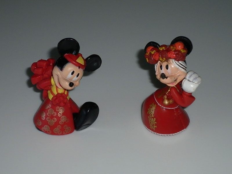 Mickey and Minnie Chinese Wedding Figurines Carousel 1