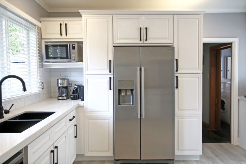 Amazing Raise White Shaker Kitchen Carousel 1