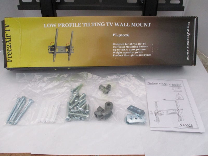 Low Profile TILTING TV/MONITOR Bracket/Wall Mount 26" to 42" Carousel 2