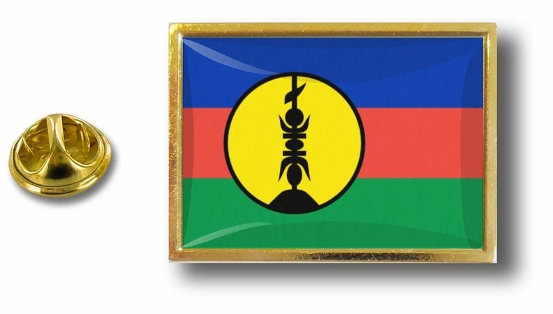 pins pin's flag national badge metal lapel backpack hat button new caledonia Carousel 1