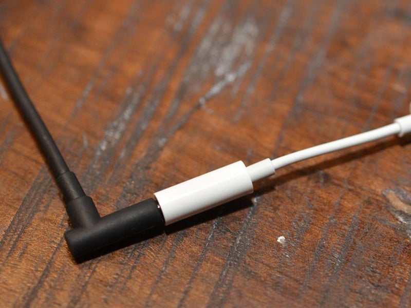Lightning to Aux iPhone Adapter (A02)64142557983746113