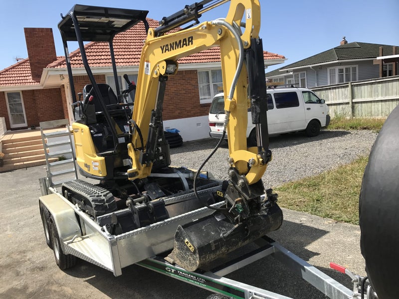 Digger & Excavator 1.7 & 5.5 ton Hire Carousel 1