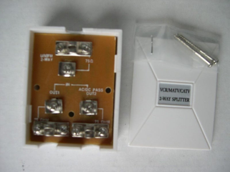 Splitter TV UHF VHF FM MATV 2way or 4way Power Pass 1x pc of your Choice TBA? Carousel 2
