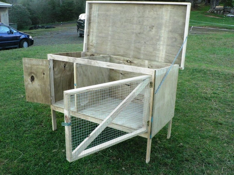 Rabbit Hutch, Quality Ply & Mesh, on Legs, New Carousel 2