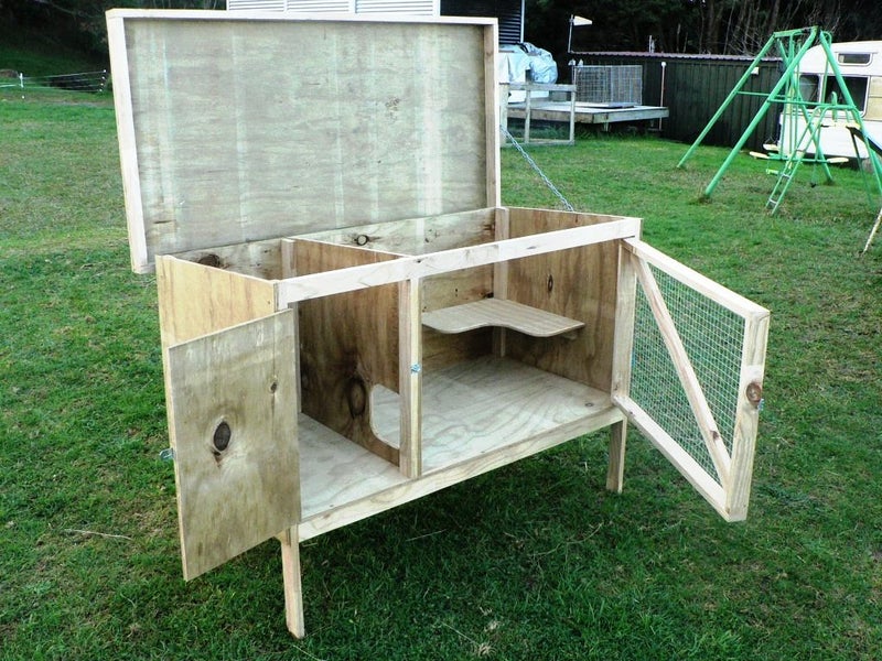 Rabbit Hutch, Quality Ply & Mesh, on Legs, New Carousel 4
