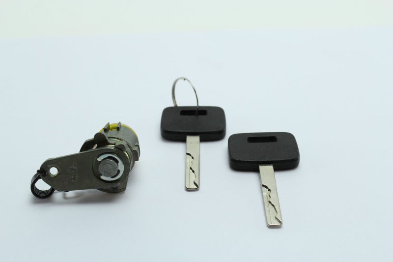 Nice Door Ndl7re Lock Right Suit Holden Commodore Vn Vp Vr Vs
