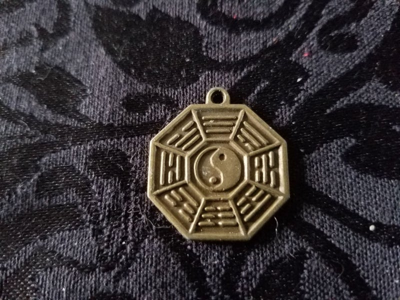 YIN & YANG Necklace Carousel 1
