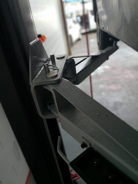 KELSTON 2 Post Hoist, Clearfloor 4.5Ton, ***FREE SHIPPING TO TOLL DEPOT Carousel 13