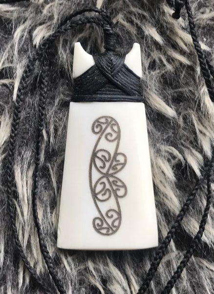 MEDIUM LASHED BONE TOKI PENDANT Carousel 5