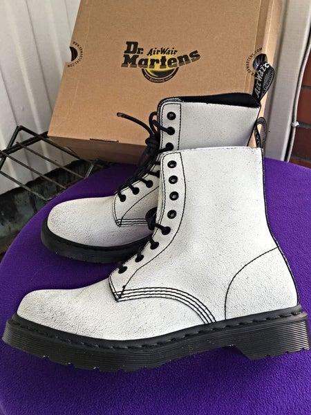 dr martens cristal suede