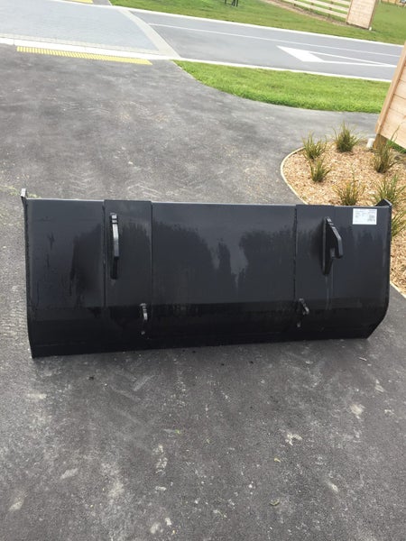 Earth Bucket Euro Hitch 630L Carousel 2