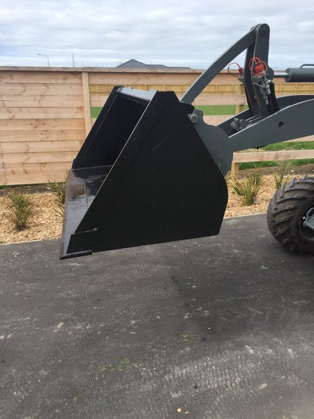 Earth Bucket Euro Hitch 630L Carousel 1