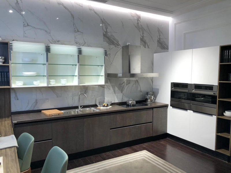 NEW: Modern CUSTOM DESIGNED KITCHEN + Soft Close Carousel 1
