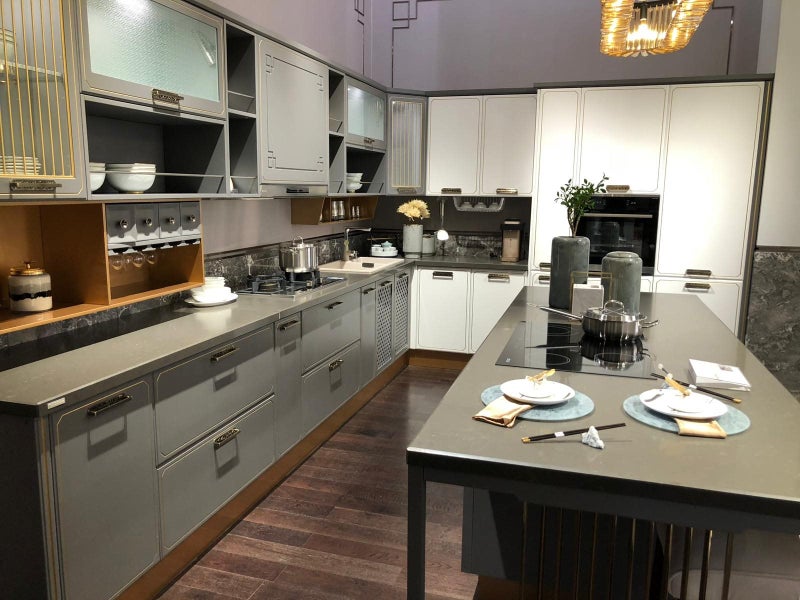 American CUSTOM DESIGNED KITCHEN + Soft Close Carousel 4