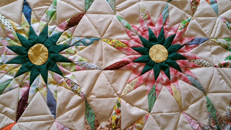 Vintage Gorgeous 12 points Star Quilt top Carousel 1