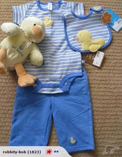 CARTERS USA "Little Duckie" 4pce set 9mth size Carousel 1