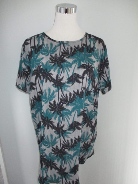 Lovely size 18 summery top Carousel 1