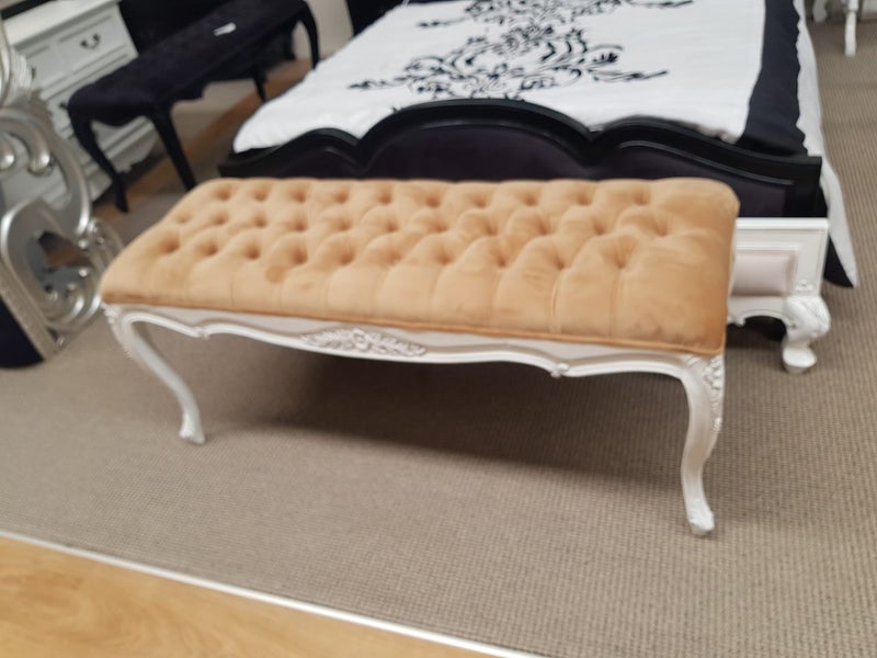 HAUTE BEDROOM BENCH Carousel 2