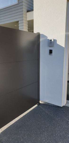 Positive Security - CCTV, Gates, Fire Carousel 12